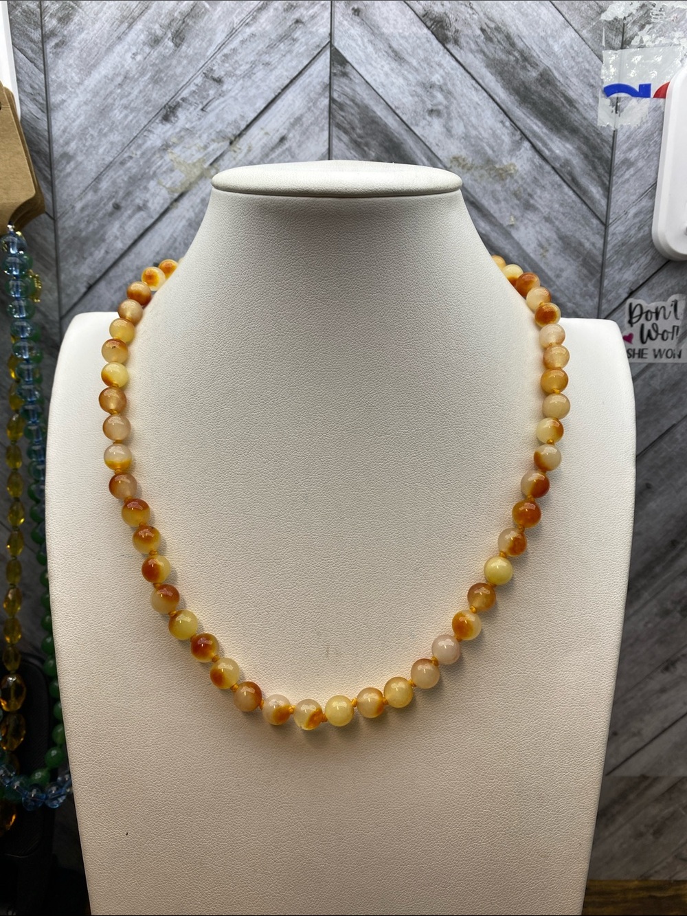 Honey Agate Beaded Necklace 20 inch hand knotted Aprilsplace - Picture 2 of 4